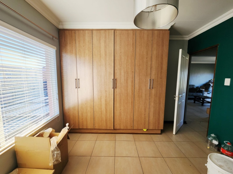 2 Bedroom Property for Sale in Pellissier Free State